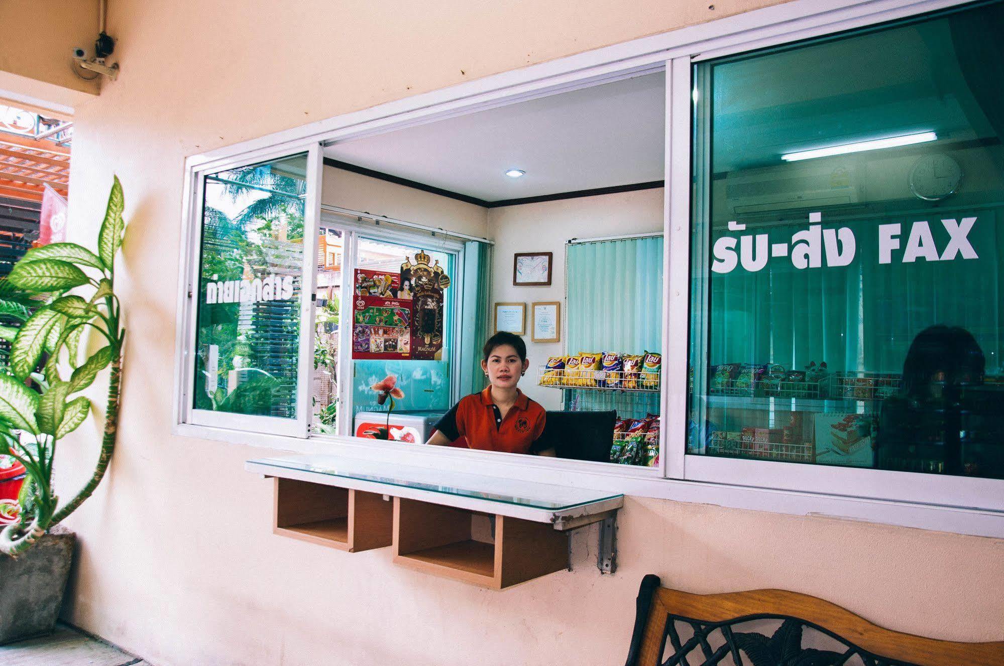 Golden House @ On-Nut Station Motel Bangkok Exterior photo